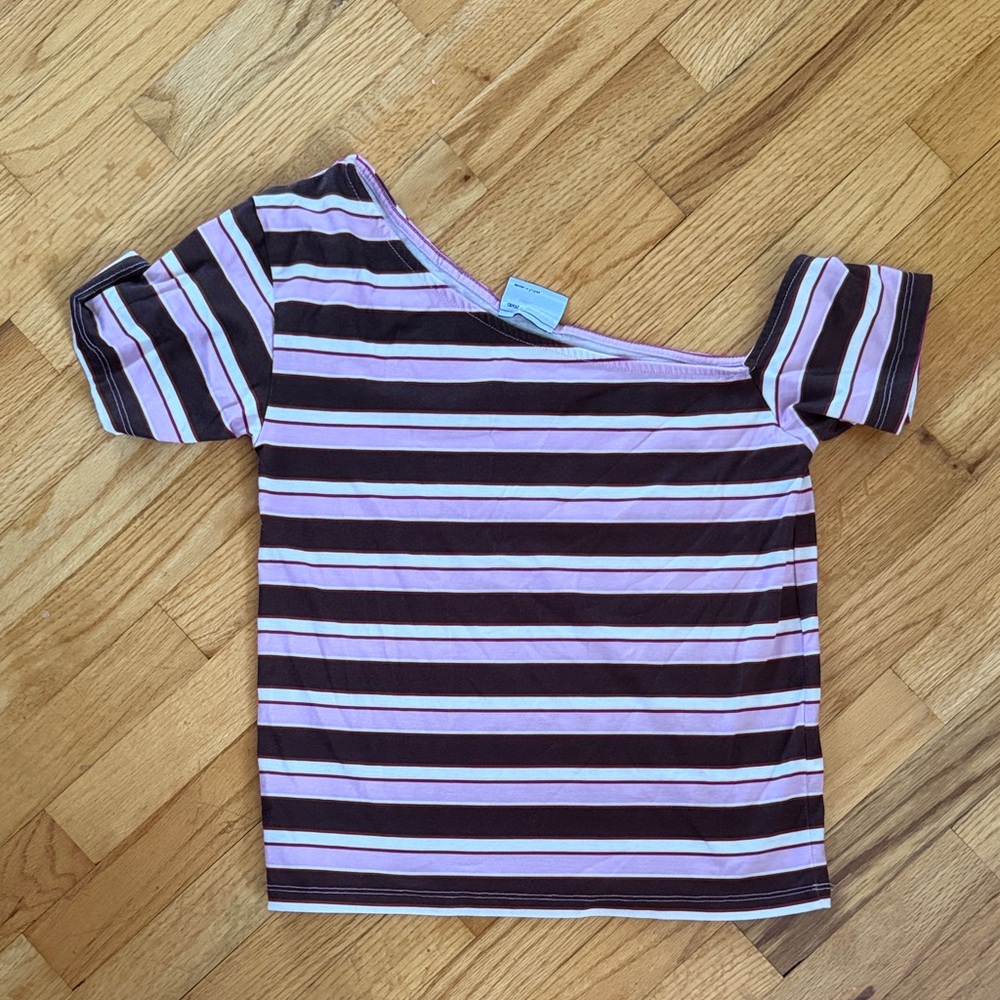 Pink & brown off shoulder tee